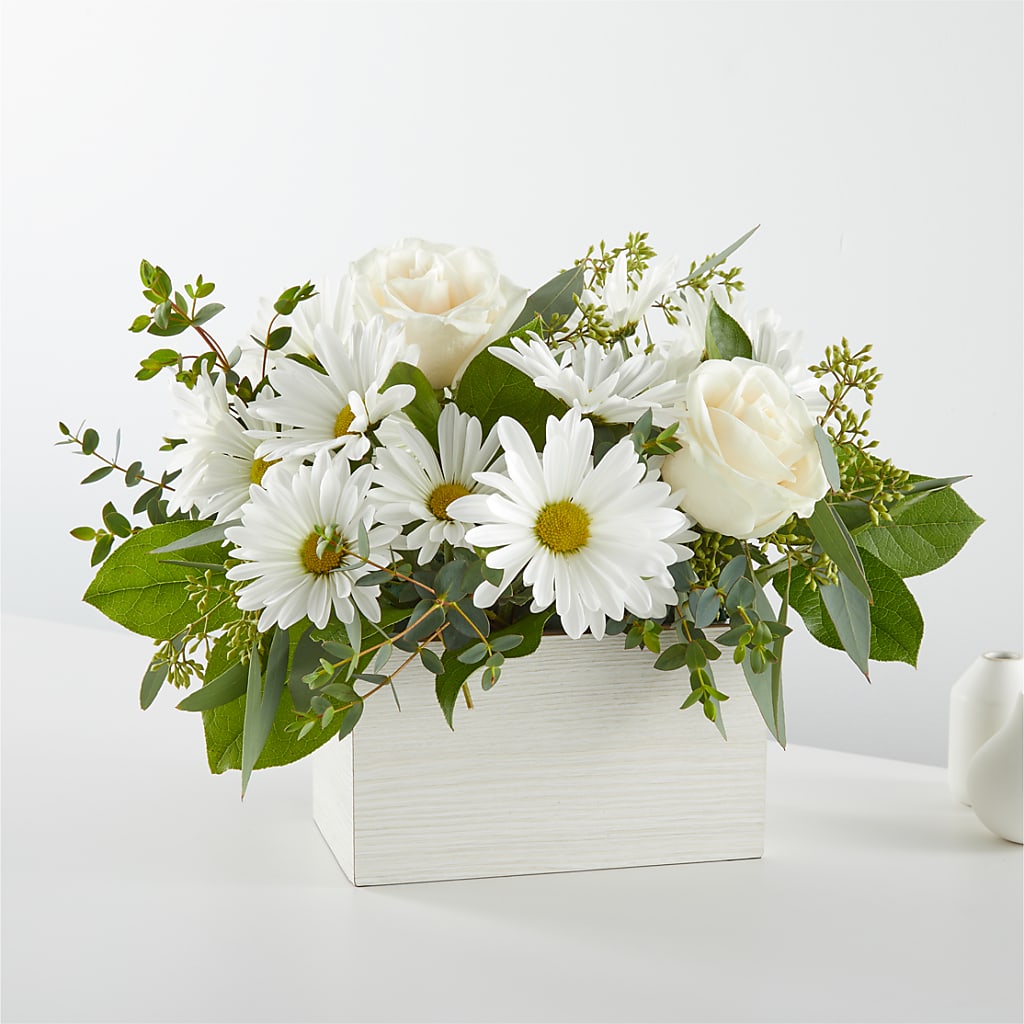 Fresh Linen Box Bouquet – Eventos Galindo, Chicago IL