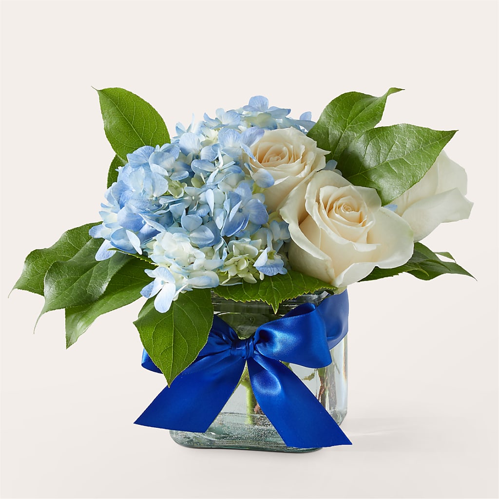 Sky Blue Delight Bouquet – Eventos Galindo, Chicago IL