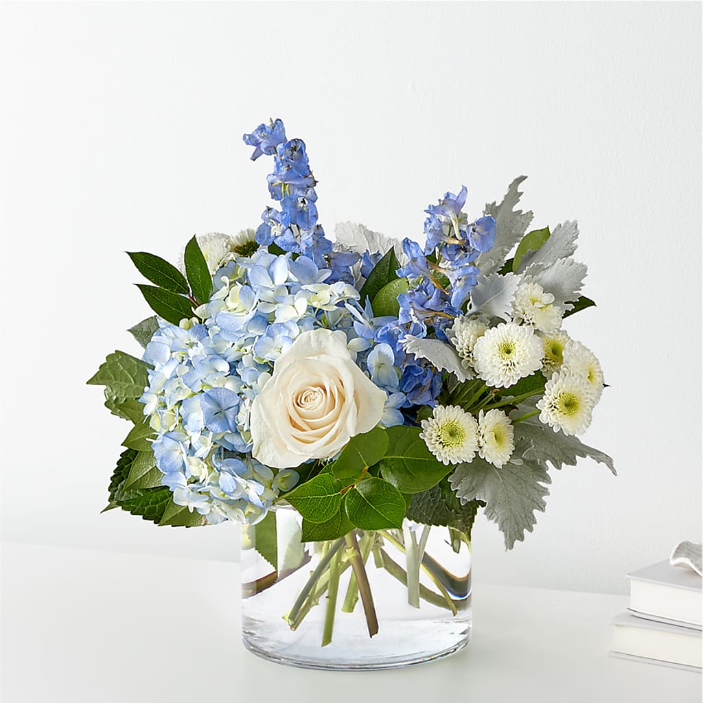 Clear Skies Bouquet – Eventos Galindo, Chicago IL