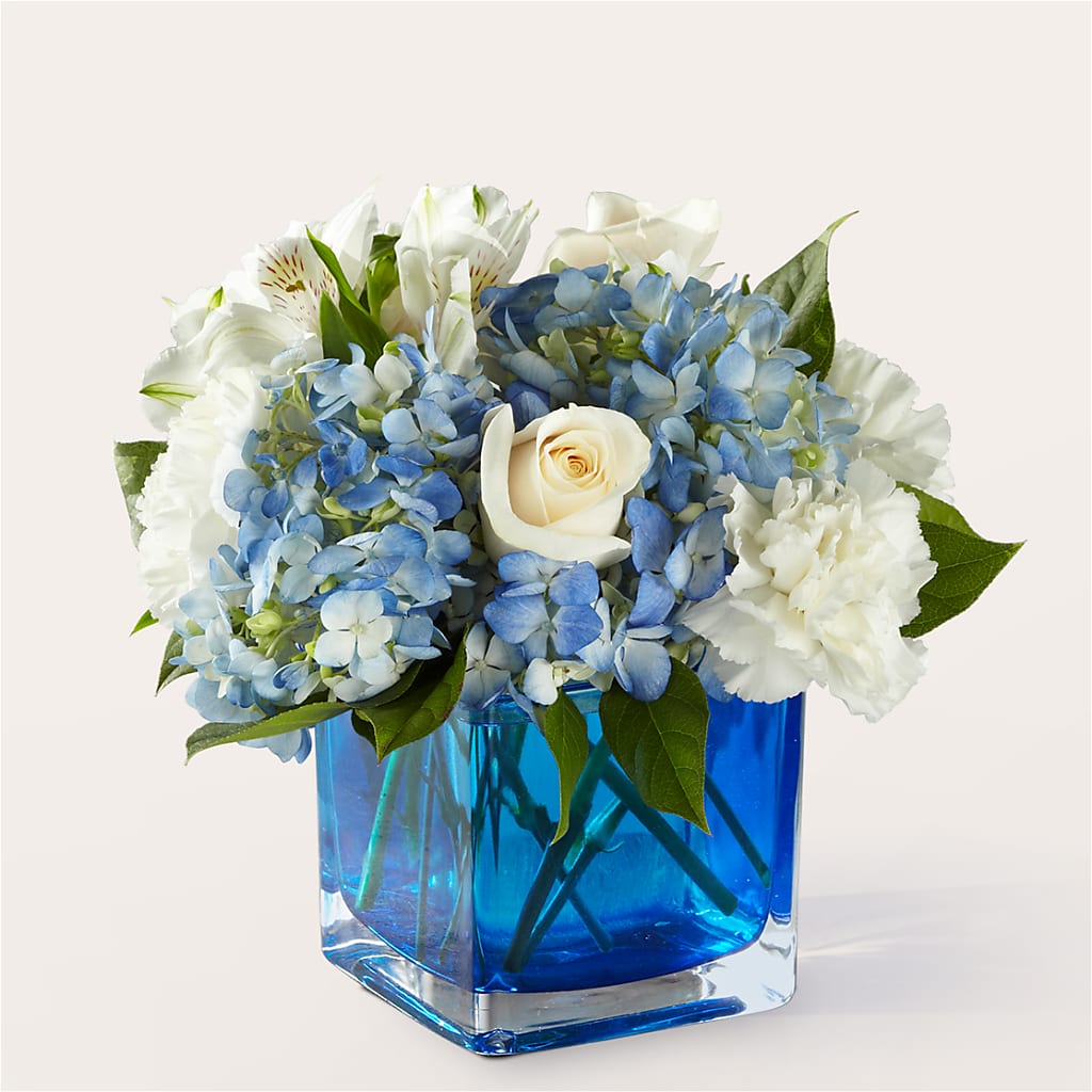 Soothing Waters Bouquet – Eventos Galindo, Chicago IL