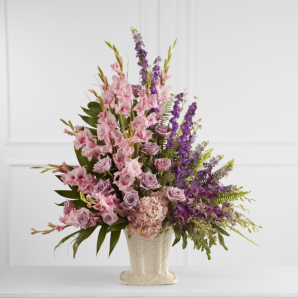 Flowing Garden Arrangement – Eventos Galindo, Chicago IL