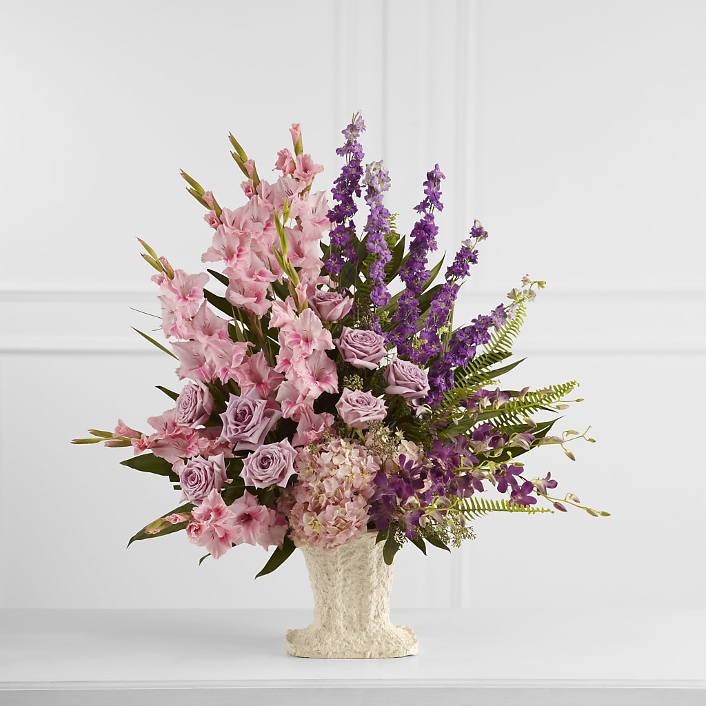 Flowing Garden Arrangement – Eventos Galindo, Chicago IL