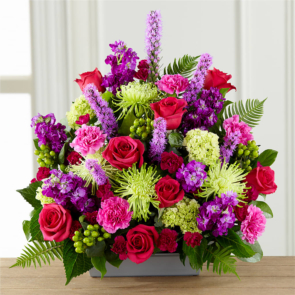 Warm Embrace Arrangement – Eventos Galindo, Chicago IL