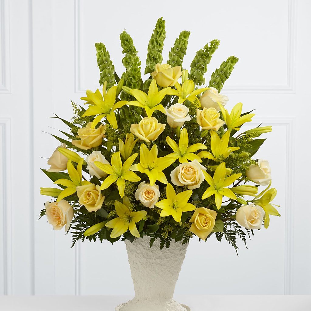 Golden Memories Arrangement – Eventos Galindo, Chicago IL