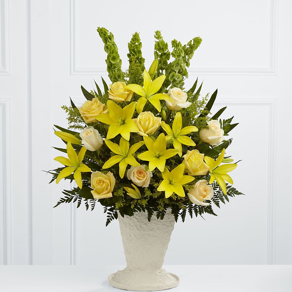 Golden Memories Arrangement – Eventos Galindo, Chicago IL