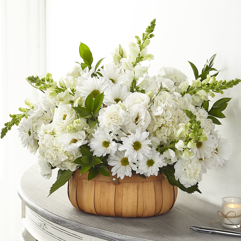 Pure Ivory Basket – Eventos Galindo, Chicago IL