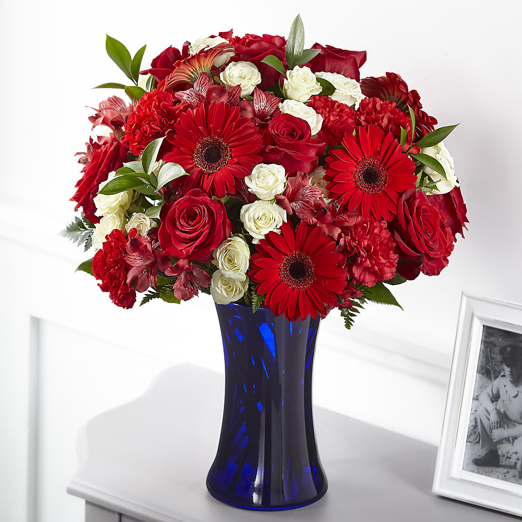 Hearts Embrace Bouquet – Eventos Galindo, Chicago IL