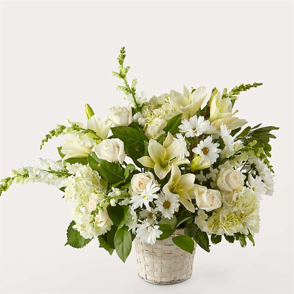 Ivory Elegance Floral Basket – Eventos Galindo, Chicago IL