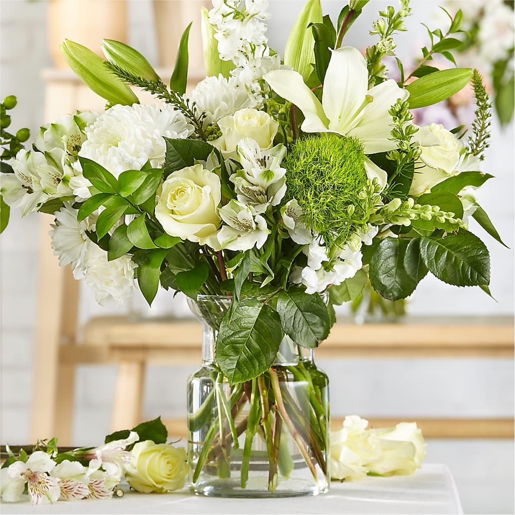 Classic Ivory – A Florist Original – Eventos Galindo, Chicago IL