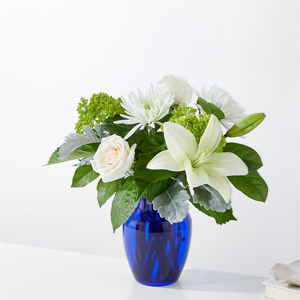Snowy Dreams Bouquet – Eventos Galindo, Chicago IL