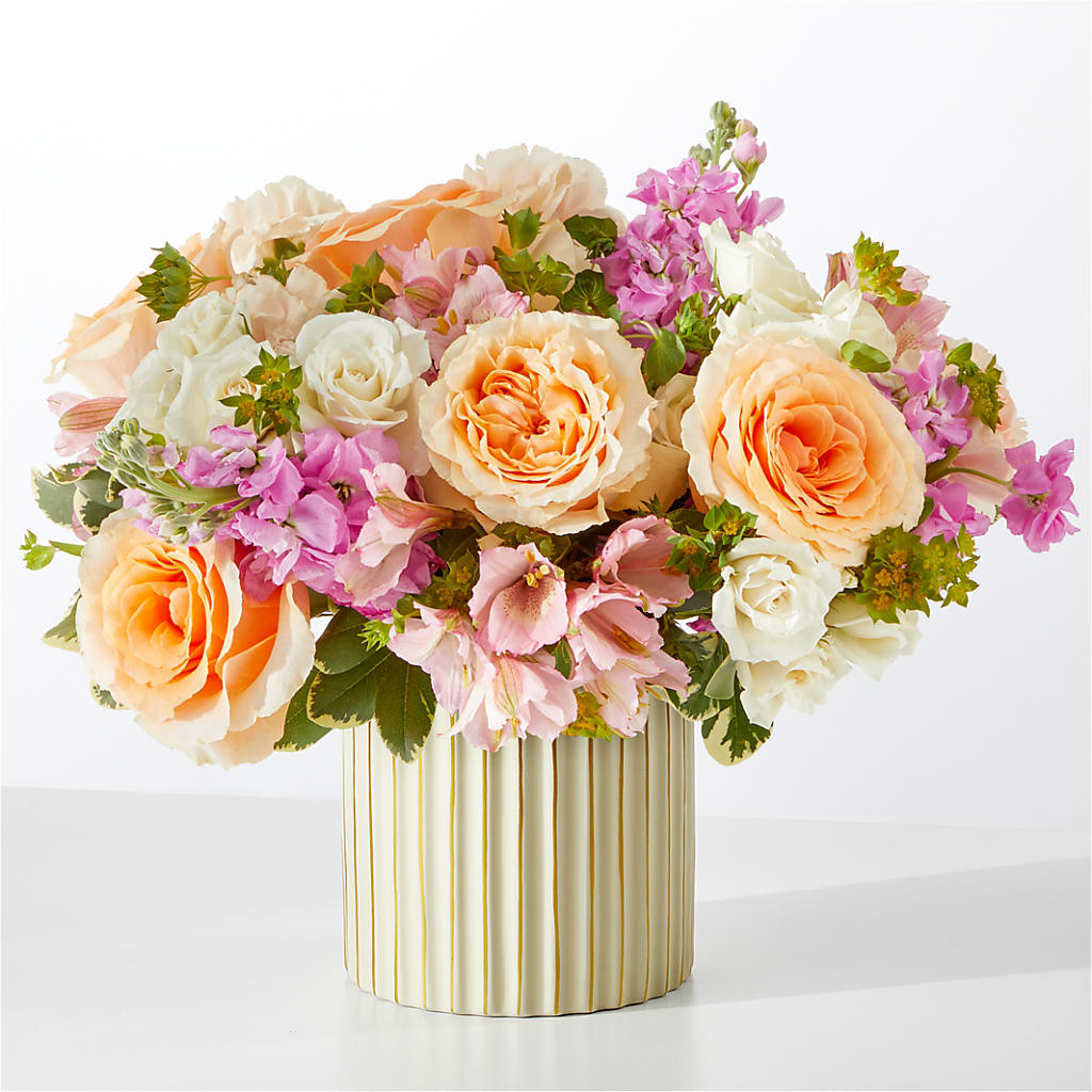 Paradise Bouquet with Ivory Vase – Eventos Galindo, Chicago IL