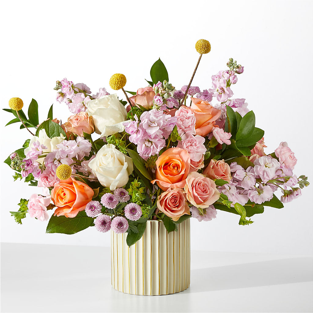 French Market Bouquet with Ivory Vase – Eventos Galindo, Chicago IL