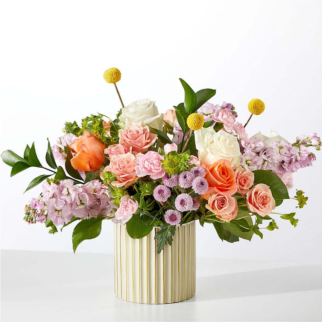 French Market Bouquet with Ivory Vase – Eventos Galindo, Chicago IL