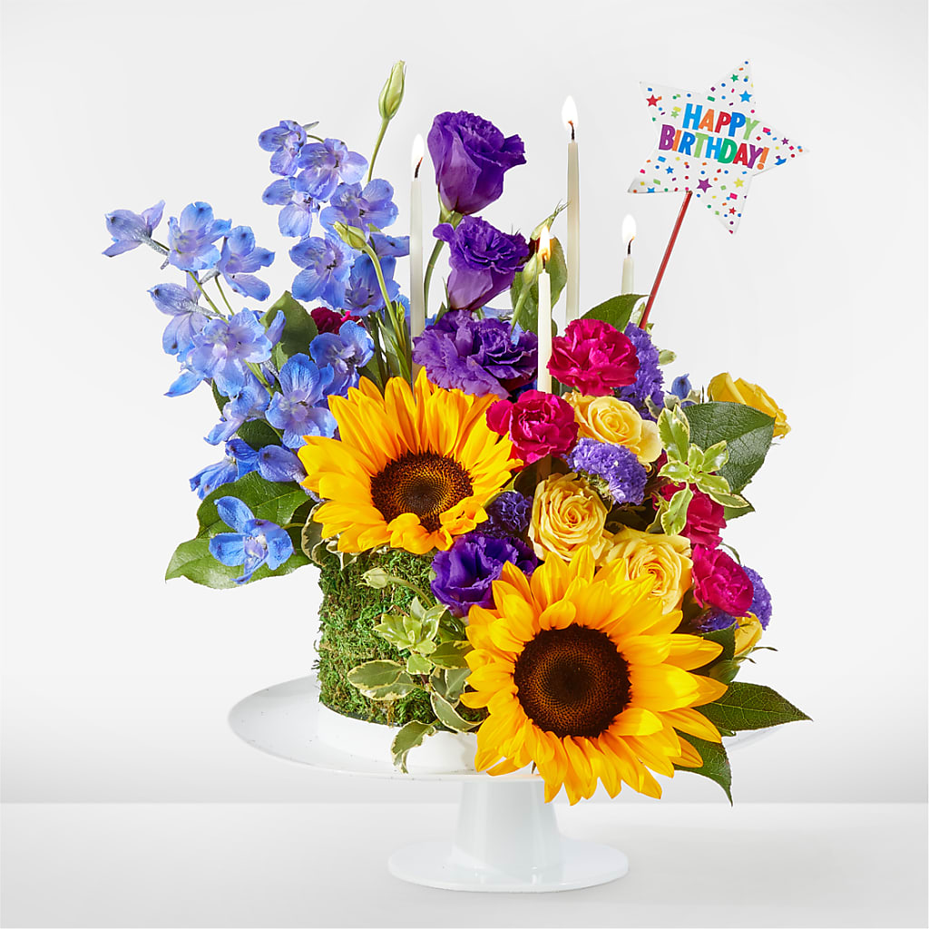 Star of the Day Floral Cake – Eventos Galindo, Chicago IL
