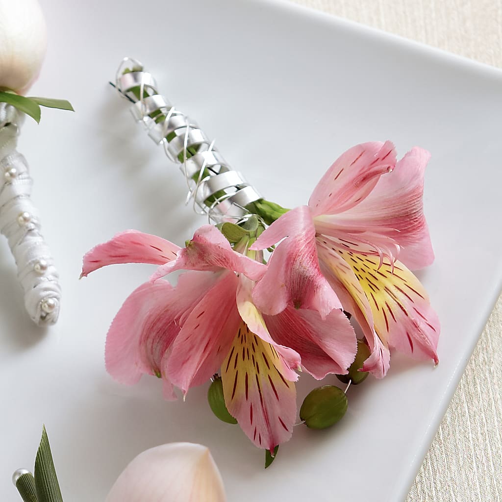 Pink Peruvian Lily Boutonniere – Eventos Galindo, Chicago IL