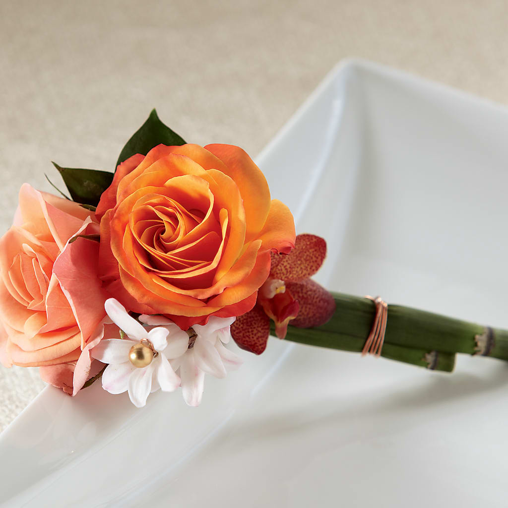 Sunset Dream Boutonniere – Eventos Galindo, Chicago IL