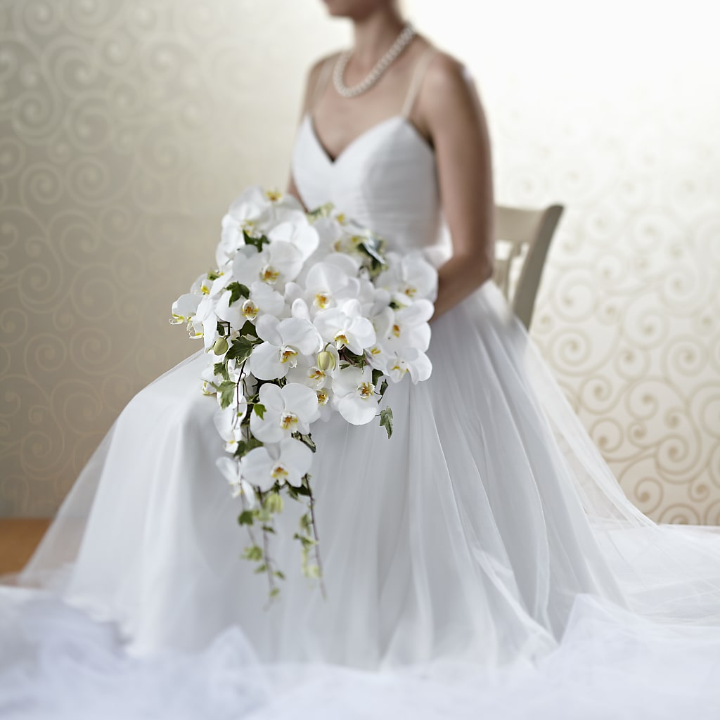 Classic White Bouquet – Eventos Galindo, Chicago IL
