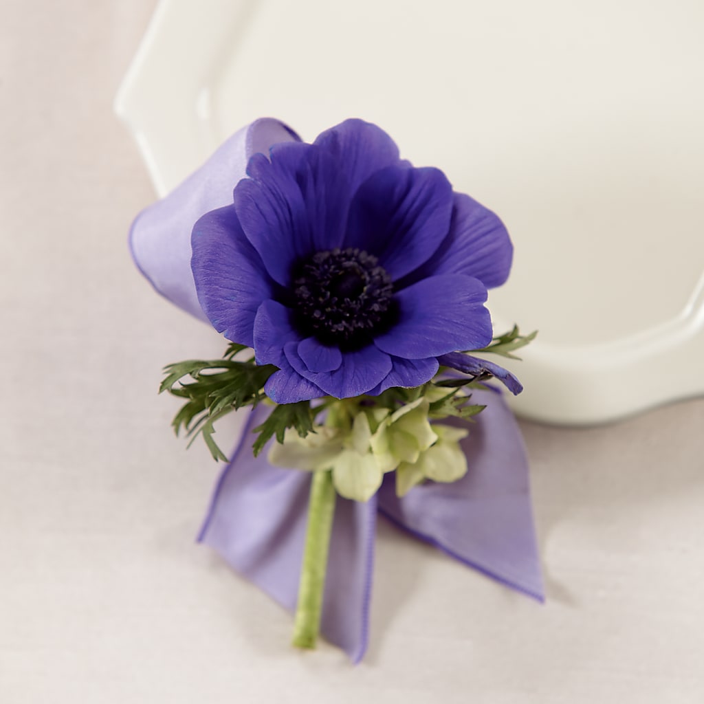 Purple Passion Boutonniere – Eventos Galindo, Chicago IL