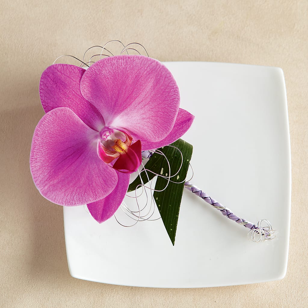 Glorious Boutonniere – Eventos Galindo, Chicago IL