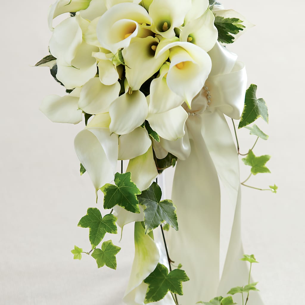 White Chapel Bouquet – Eventos Galindo, Chicago IL