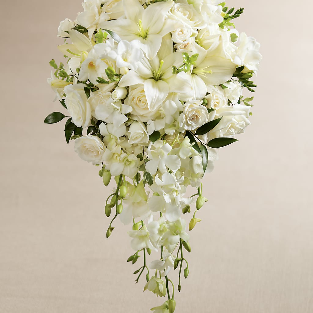White Wonders Bouquet – Eventos Galindo, Chicago IL