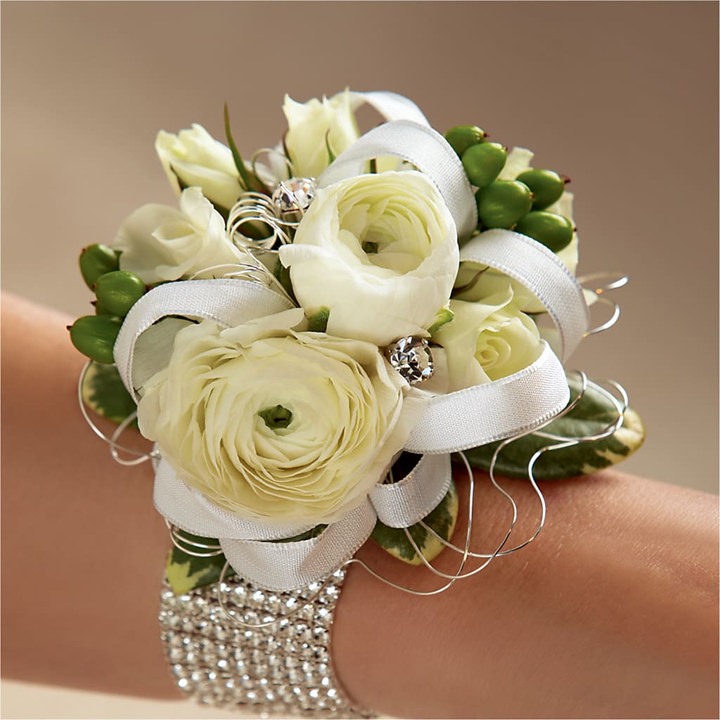 White Wedding Corsage – Eventos Galindo, Chicago IL