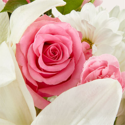 Whispers of Comfort Bouquet –  Eventos Galindo, Chicago IL