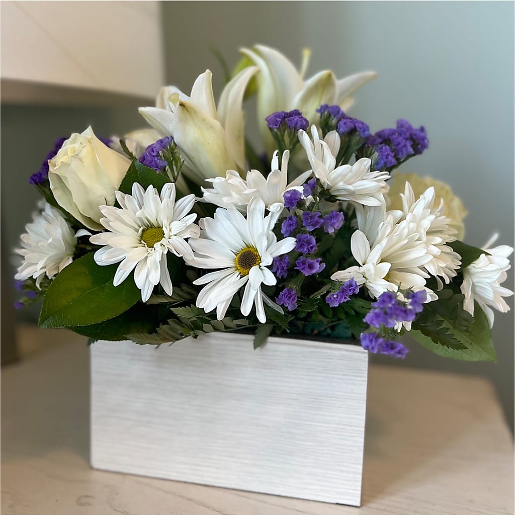 Beyond Blue Box Bouquet –  Eventos Galindo, Chicago IL