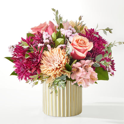 Berry Cobbler Bouquet with Ivory Vase –  Eventos Galindo, Chicago IL