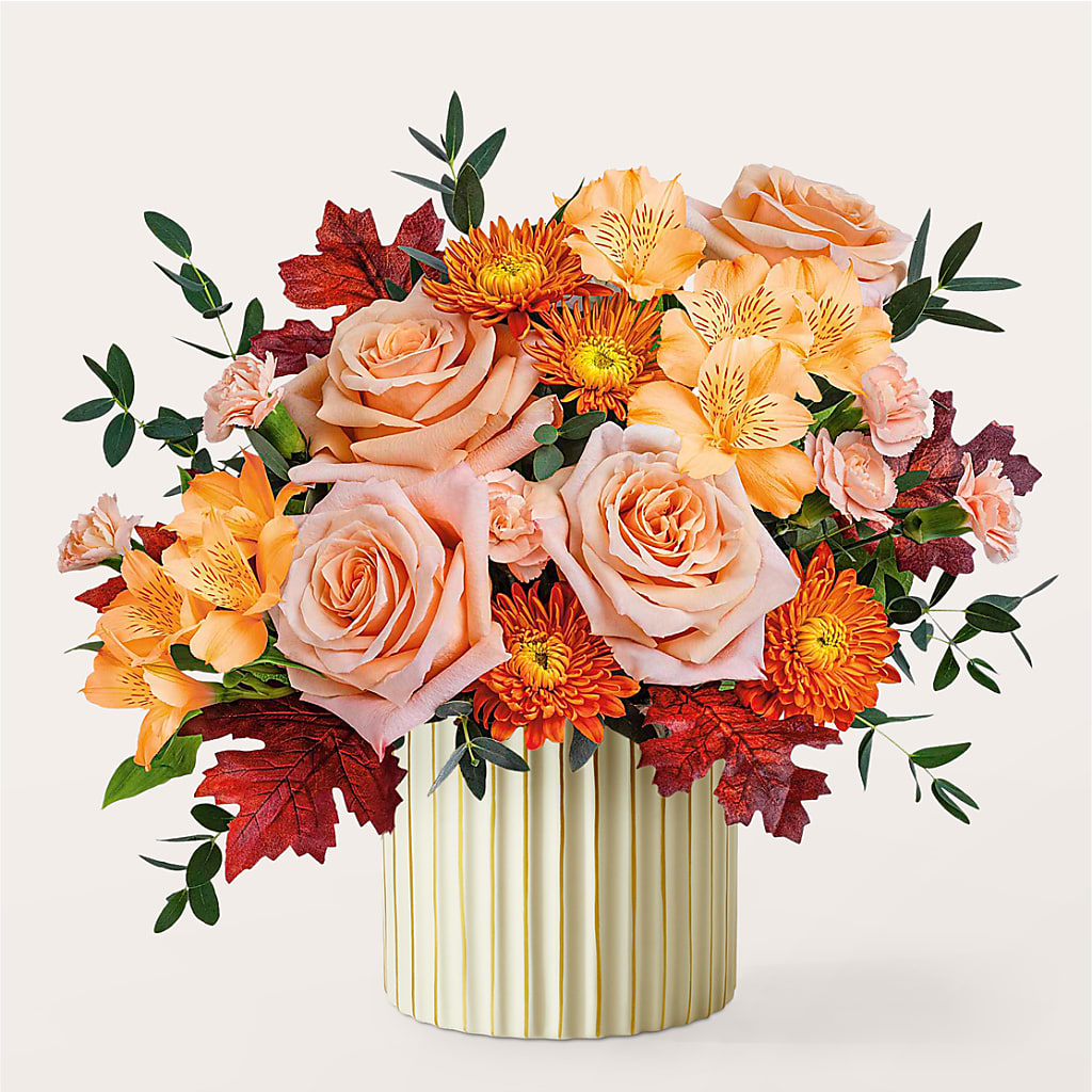 Spiced Latte Bouquet with Ivory Vase –  Eventos Galindo, Chicago IL