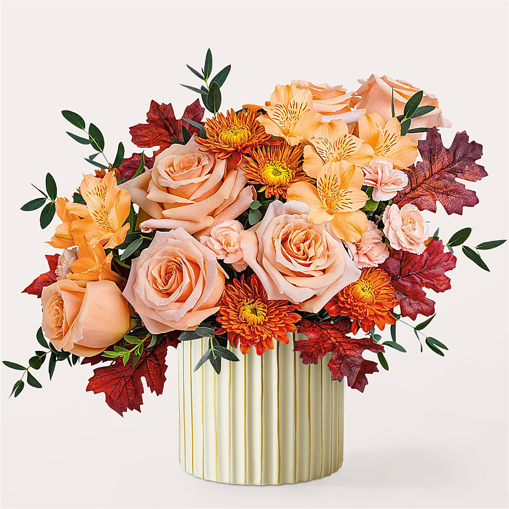 Spiced Latte Bouquet with Ivory Vase –  Eventos Galindo, Chicago IL